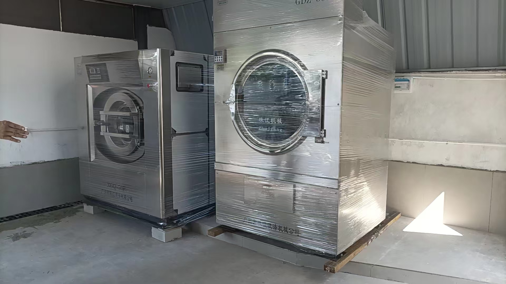 珠江洗滌設(shè)備：專業(yè)廣州水洗廠工業(yè)洗衣機案例效果展示