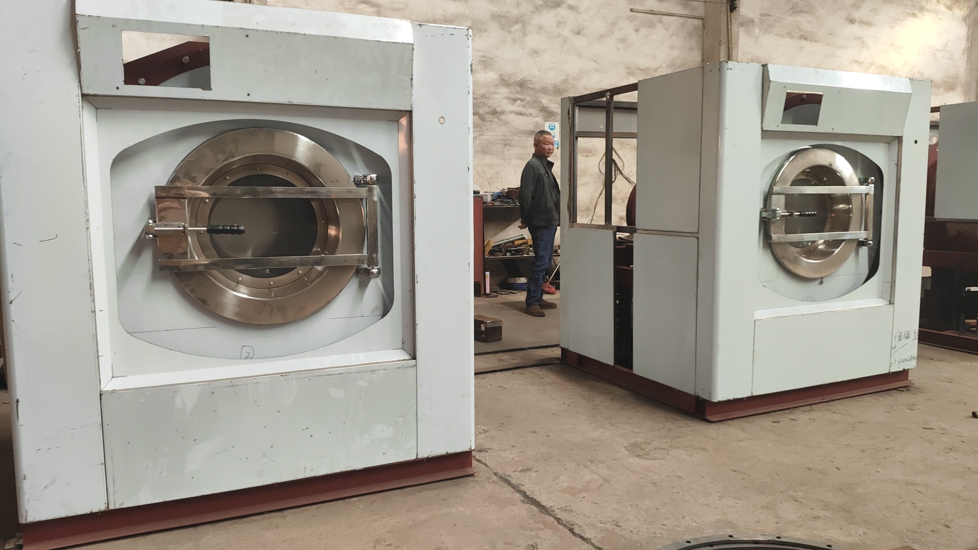 
百家知名企業(yè)與大型干洗店的選擇：珠江工業(yè)全自動(dòng)洗衣機(jī)憑什么獲得信賴(lài)？
